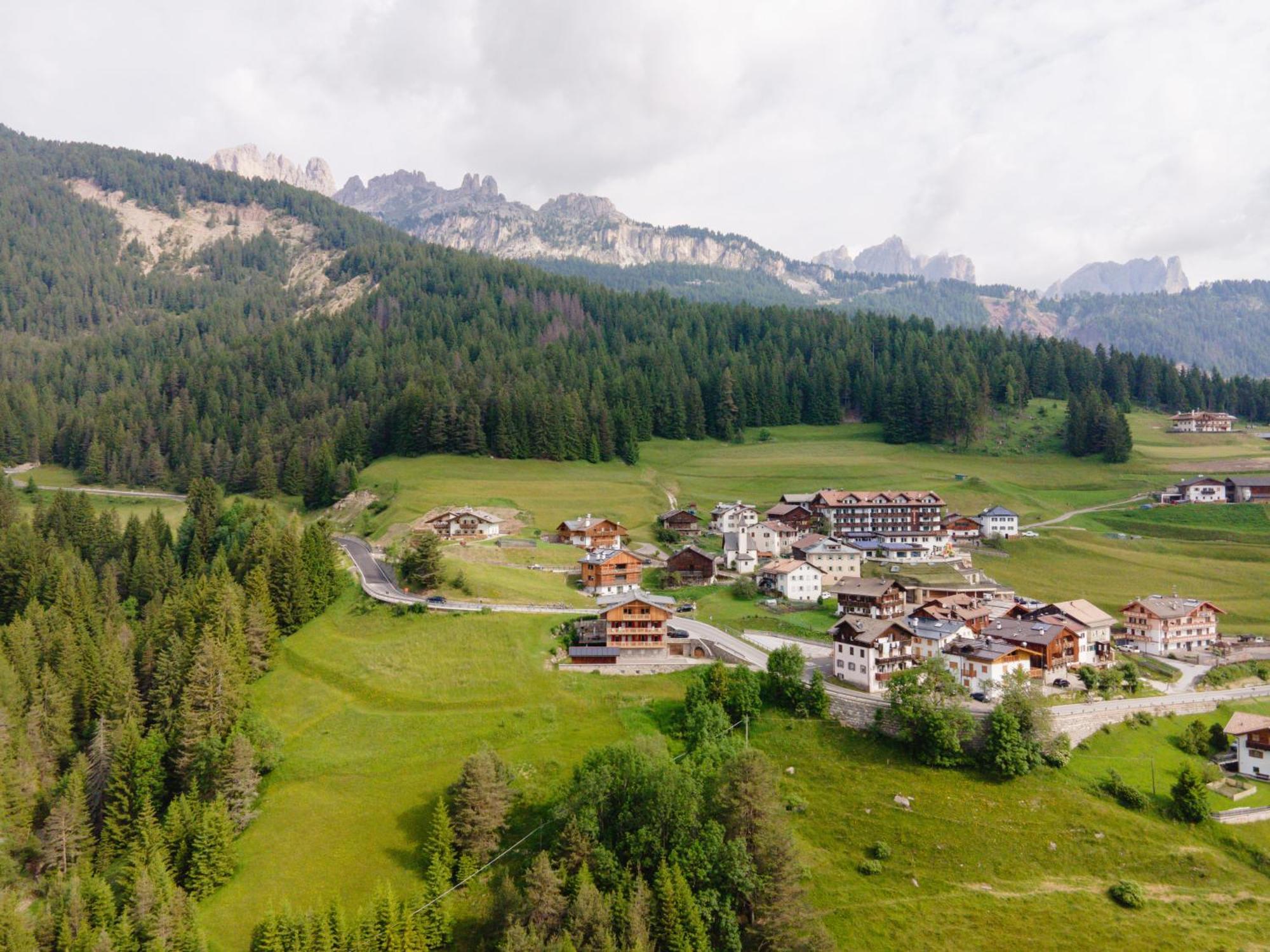 Apartamento Tobia Bruja Vigo di Fassa Exterior foto